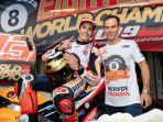 marc-marquez-dan-alberto-puig-manajer-tim-repsol-honda.jpg
