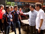 marc-marquez-dan-pedrosa-bermain-futsal-di-jakarta_20160213_203158.jpg