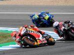 marc-marquez-kiri-dan-pembalap-aprilia-spanyol-aleix-espargaro.jpg
