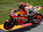 marc-marquez-memacu-motornya-di-jerman_20150712_195416.jpg