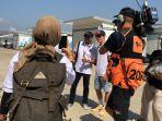 Marc Marquez Digeruduk Fans saat Jalan ke Paddock Jelang FP1 MotoGP Mandalika 2023