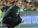 marcelo-bielsa-jongkok-ati2-keluar.jpg