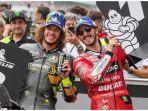 marco-bezzecchi-francesco-bagnaia-menang-di-motogp-belanda-2022.jpg