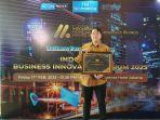 marco-hidayat-manager-sido-muncul-menerima-penghargaan-indonesias-home-grown.jpg