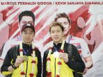 marcus-fernaldi-gideon-dan-kevin-sanjaya-sukamuljo-juara-all-eng_20180321_104053.jpg