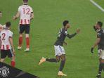 marcus-rashford-melakukan-selebrasi-bersama-anthony-martial.jpg