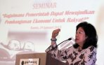 marie-elka-pangestu-menjadi-pembicara-seminar_20150129_165102.jpg