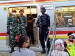 marinir-di-stasiun-manggarai.jpg