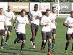mario-balotelli-ac-milan-latihan_20150826_075731.jpg