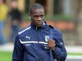 mario-balotelli-harusnya-senyumdongggg.jpg