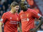 mario-balotelli-ketika-berseragam-liverpool-bersama-dengan-steven-gerrard_20160914_012833.jpg