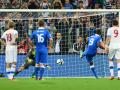 mario-balotelli-mencetak-gol-penalti-ke-gawang-petr-cech.jpg