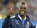 mario-balotelli-senyumjempooolll.jpg