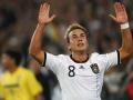 mario-goetze-tangan.jpg