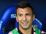 mario-mandzukic-masihsenyumm.jpg