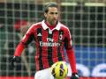 mario-yepes-kontroll-bola-kuning.jpg