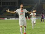 marko-simic-mencetak-gol-penyeimbang-ke-gawang-persik-kediri-dalam-lanjutan-pekan-10-bri-liga-1.jpg