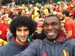 marouane-fellaini-saat-berpose-bersama-christian-benteke_20160607_185736.jpg