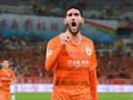 marouane-fellaini-saat-memperkuat-shandong-luneng.jpg