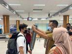 marq-marquez-tiba-di-bandara-lombok.jpg