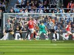 martin-odegaard-gol-ke-gawang-newcastle.jpg