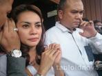 masayu-anastasia-saat-menghadiri-sidang-cerai-perdananya_20151124_194520.jpg