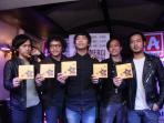 masiv-rilis-album-ke-lima-berisi-10-lagu-pil_20161013_201237.jpg