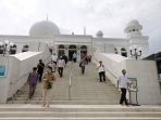 masjid-agung-al-azhar-jakarta-gelar-salat-jumat-kembali_20200605_162857.jpg