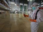 masjid-istiqlal-disemprot-cairan-disinfektan_20200313_165532.jpg