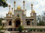 masjid-megah-di-tengah-hutan.jpg