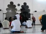 masjid-rahmat-di-kembang-kuning-surabaya_20170618_222553.jpg