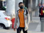 masker-scuba-dan-buff-tak-efektif-cegah-penularan-virus-corona_20200918_222800.jpg