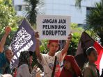 massa-aksi-tuntut-skandal-mega-korupsi-di-indonesia-dituntaskan_20200221_183037.jpg