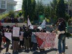 massa-aliansi-organda-bersatu-demo-di-kantor-bupati-mejene.jpg