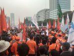 massa-buruh-unjuk-rasa-di-mprdprhari-buruh-nih4.jpg