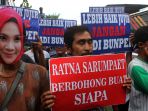 massa-desak-ratna-jujur-atas-kasus-hoaks_20190228_222620.jpg