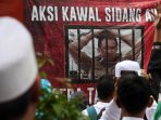 massa-kembali-kawal-sidang-ahok_20170131_165407.jpg