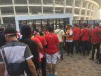 massa-pendukung-timnas-indonesia-u-19.jpg