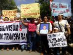 massa-perindo-kepung-kantor-polresta-medan_20160118_105717.jpg
