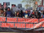 masyarakat-marunda-aksi-damai-polusi-pt-kcn_20190831_204251.jpg