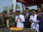 masyarakat-mesuji-serahkan-senjata-api-ilegal-kepada-aparat-tni_20151127_150156.jpg