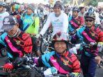 masyarakat-wonosobo-antusias-ikuti-kegiatan-gowes-nusantara-2019-bikin-bangga-bupati.jpg