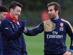 mathieu-flamini-and-mesut-oezil_20160107_212154.jpg