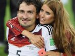 mats-hummels-dan-cathy-fischer_20170412_143501.jpg