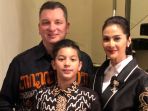 maudy-koesnaedi-dan-keluarga_20180925_181422.jpg