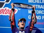 maverick-vinales-menangis-haru-saat-selebrasi-kemenangan_20181028_150922.jpg