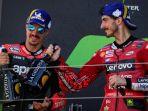 maverick-vinales-pecco-bagnaia-di-motogp-inggris-2022.jpg