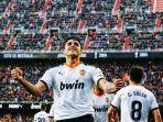 maxi-gomez-pahlawan-kemenangan-valencia-atas-barcelona.jpg
