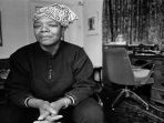 maya-angelou-wanita-afrika-amerika-yang-hari-ini-muncul-di-google-doodle_20180404_102923.jpg