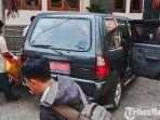 mayat-wanita-di-dalam-mobil-dinas.jpg